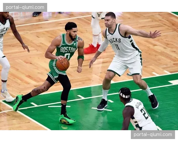 绿军20分逆转雄鹿,霍乐迪关键抢断锁定胜局 绿军20分逆转雄鹿,霍乐迪关键抢断锁定胜局